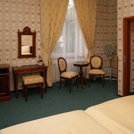 Hotel Mertin Chomutov Exterior foto