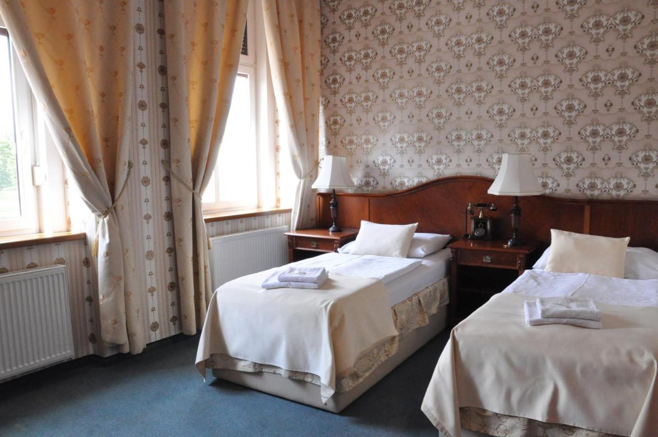 Hotel Mertin Chomutov Exterior foto
